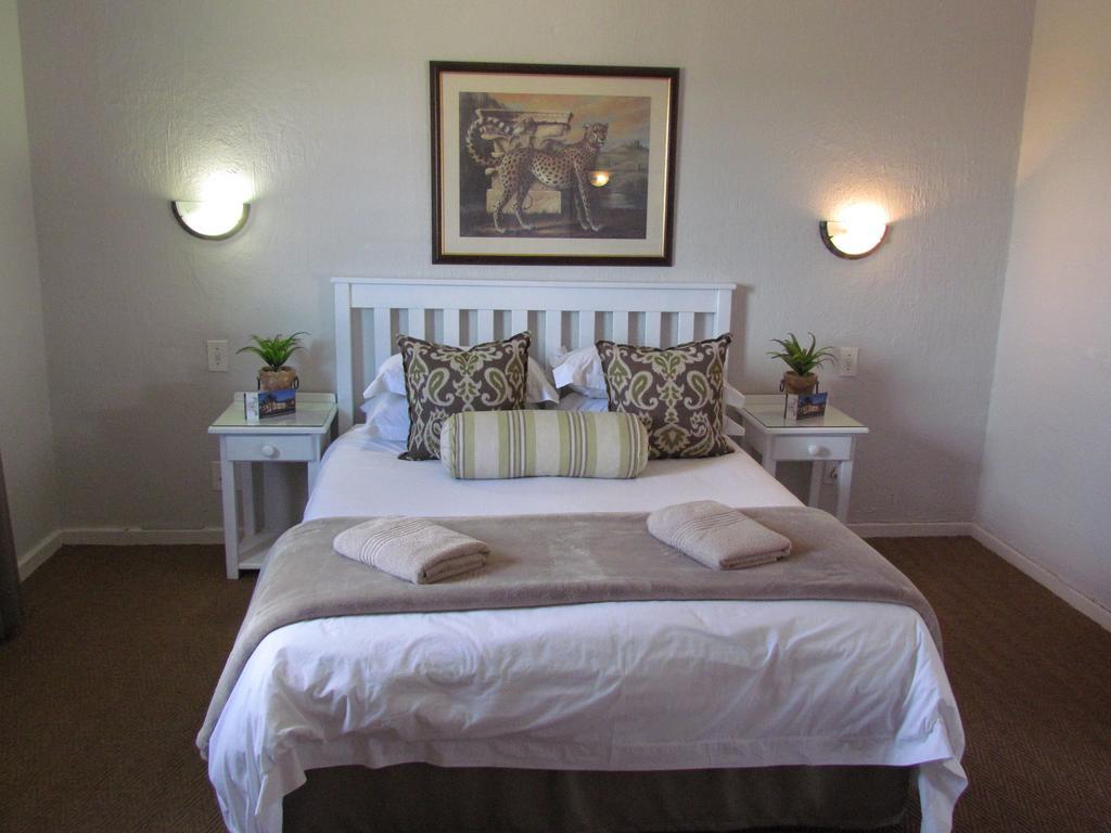 Wagon Wheel Country Lodge Beaufort West Room photo