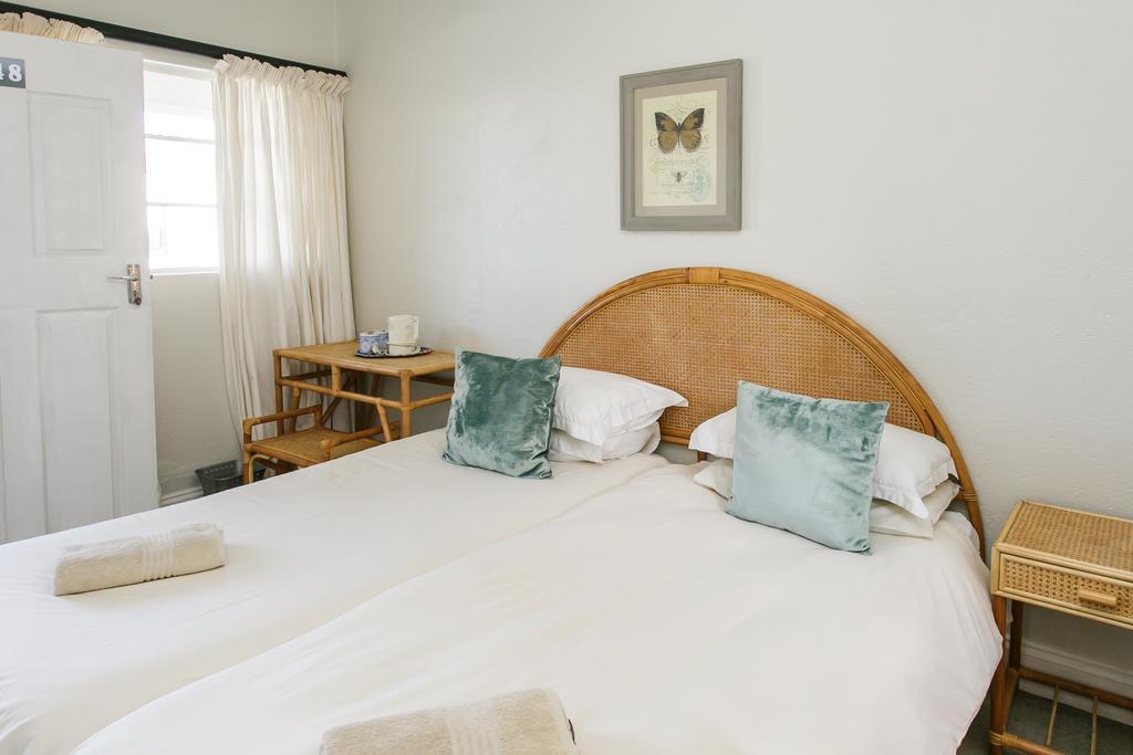 Wagon Wheel Country Lodge Beaufort West Exterior photo